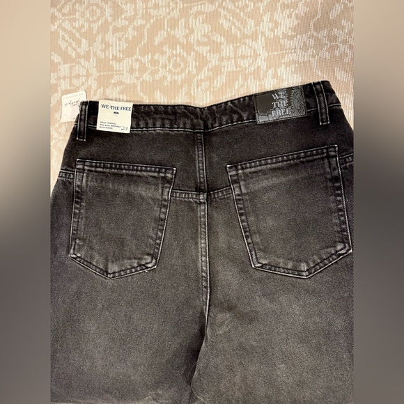 🆕 NWT • We The Free Deep Trance Dropped
Boyfriend Jeans • Hypnosis • Size 27 - Picture 8 of 13